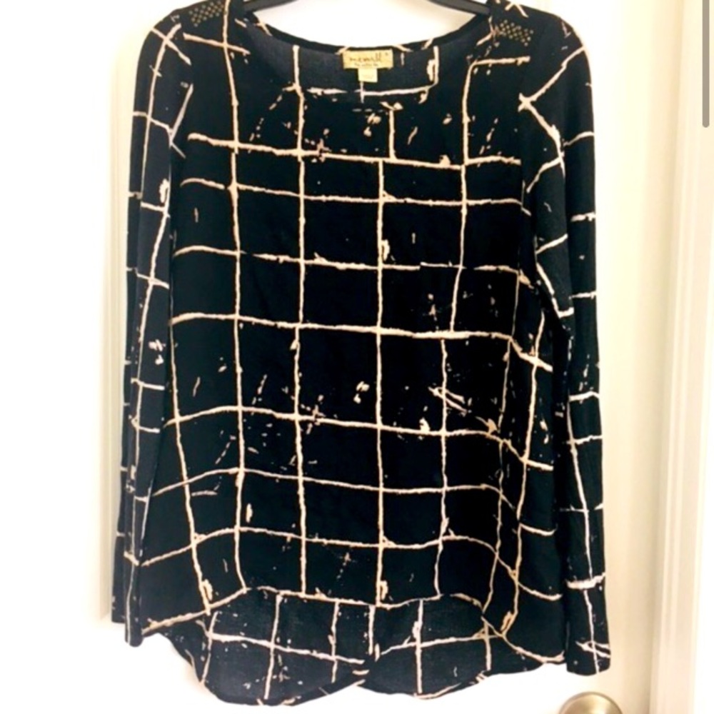 One World black cream long sleeve open wrap back style blouse size small